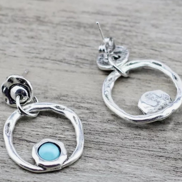 Vintage Style Earrings - Picture 4 of 8